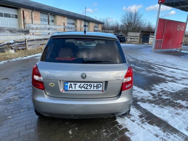 Бежевый Шкода Фабия, объемом двигателя 1.2 л и пробегом 216 тыс. км за 3800 $, фото 5 на Automoto.ua