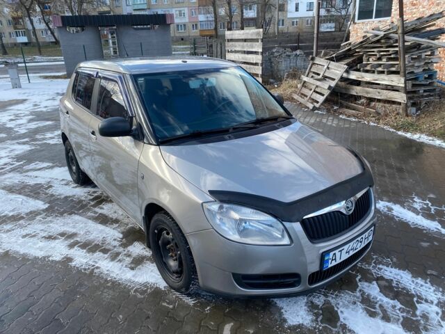 Бежевый Шкода Фабия, объемом двигателя 1.2 л и пробегом 216 тыс. км за 3800 $, фото 2 на Automoto.ua