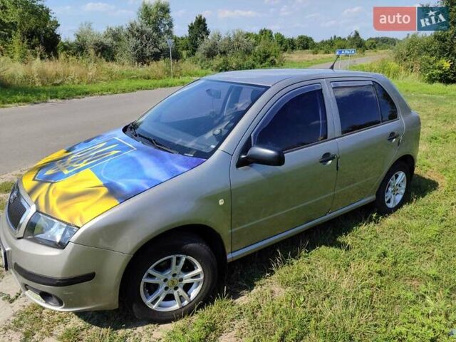 Бежевый Шкода Фабия, объемом двигателя 1.2 л и пробегом 287 тыс. км за 3900 $, фото 11 на Automoto.ua