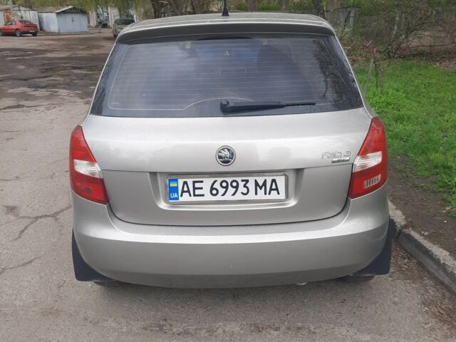 Бежевый Шкода Фабия, объемом двигателя 1.4 л и пробегом 220 тыс. км за 4899 $, фото 2 на Automoto.ua