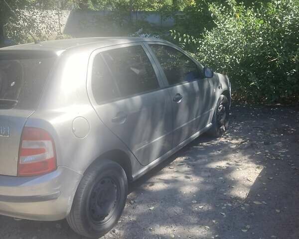 Бежевый Шкода Фабия, объемом двигателя 1.2 л и пробегом 295 тыс. км за 2300 $, фото 1 на Automoto.ua