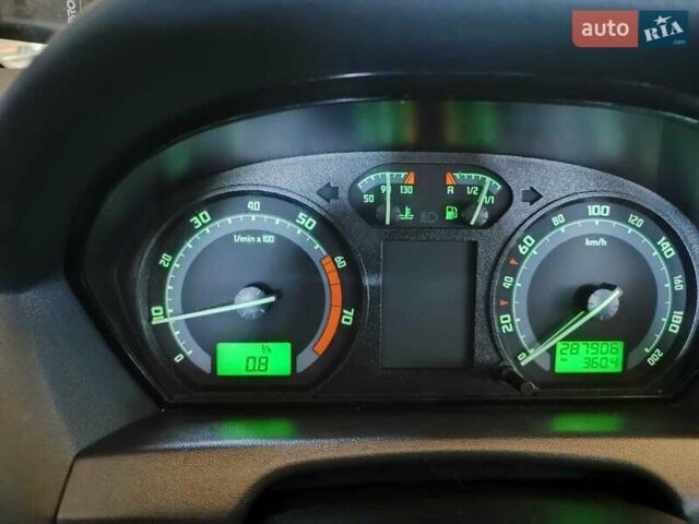 Бежевый Шкода Фабия, объемом двигателя 1.2 л и пробегом 287 тыс. км за 3900 $, фото 4 на Automoto.ua