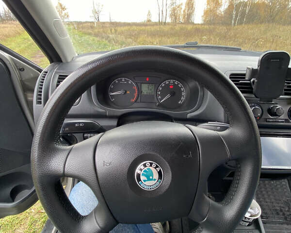 Шкода Фабия 2007 в Барышевке на Automoto.ua Бежевый Шкода Фабия, объемом двигателя 1.2 л и пробегом 154 тыс. км за 4000 $, фото 20 на Automoto.ua