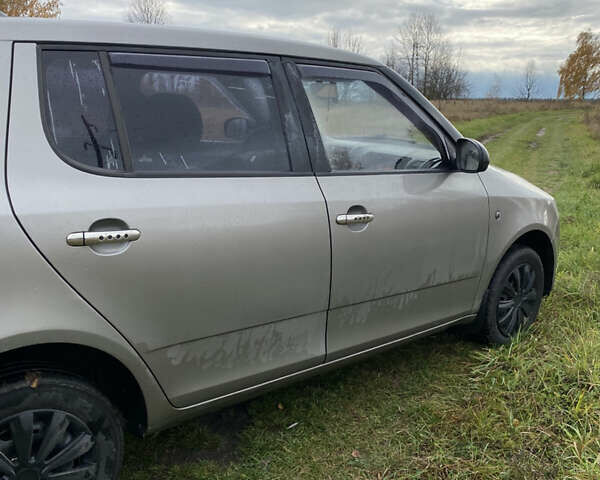 Шкода Фабия 2007 в Барышевке на Automoto.ua Бежевый Шкода Фабия, объемом двигателя 1.2 л и пробегом 154 тыс. км за 4000 $, фото 14 на Automoto.ua