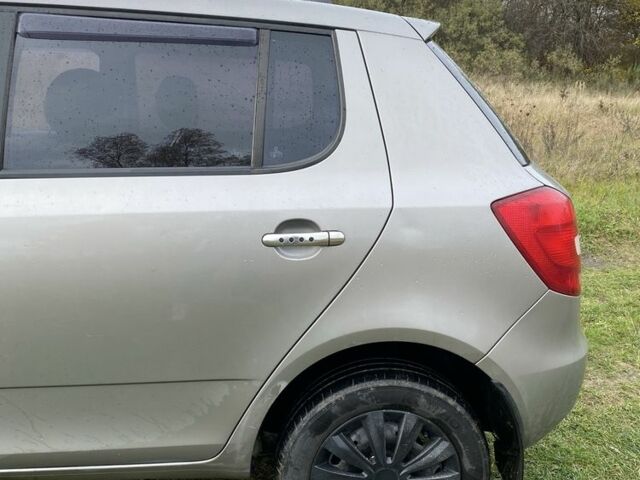 Шкода Фабия 2007 в Барышевке на Automoto.ua Бежевый Шкода Фабия, объемом двигателя 1.2 л и пробегом 154 тыс. км за 4000 $, фото 6 на Automoto.ua