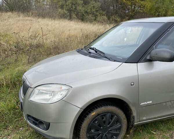 Шкода Фабия 2007 в Барышевке на Automoto.ua Бежевый Шкода Фабия, объемом двигателя 1.2 л и пробегом 154 тыс. км за 4000 $, фото 4 на Automoto.ua