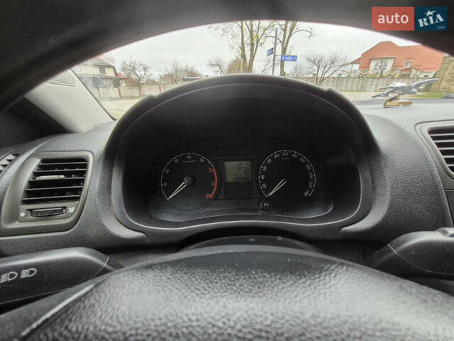 Бежевий Шкода Фабія, об'ємом двигуна 1.2 л та пробігом 238 тис. км за 4200 $, фото 2 на Automoto.ua