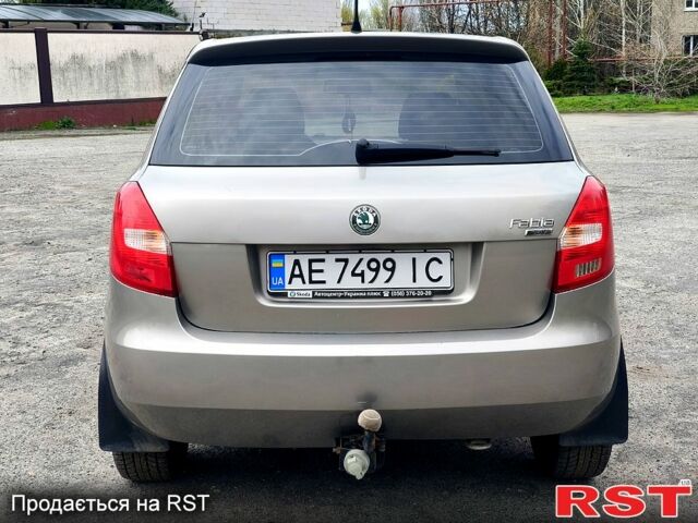 Бежевий Шкода Фабія, об'ємом двигуна 1.4 л та пробігом 178 тис. км за 5400 $, фото 1 на Automoto.ua