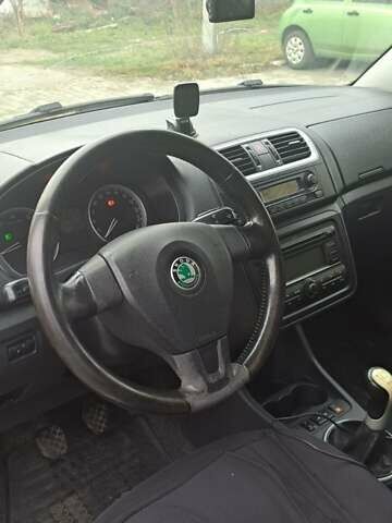 Бежевий Шкода Фабія, об'ємом двигуна 1.39 л та пробігом 243 тис. км за 4499 $, фото 6 на Automoto.ua