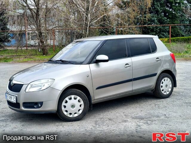 Бежевий Шкода Фабія, об'ємом двигуна 1.4 л та пробігом 178 тис. км за 5400 $, фото 2 на Automoto.ua