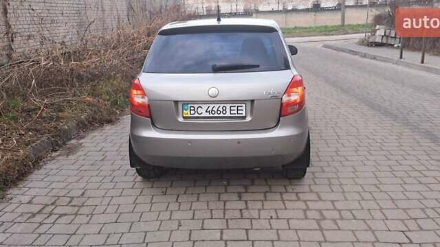 Бежевий Шкода Фабія, об'ємом двигуна 1.39 л та пробігом 243 тис. км за 4499 $, фото 4 на Automoto.ua