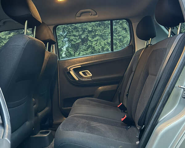 Бежевый Шкода Фабия, объемом двигателя 1.6 л и пробегом 213 тыс. км за 7500 $, фото 16 на Automoto.ua