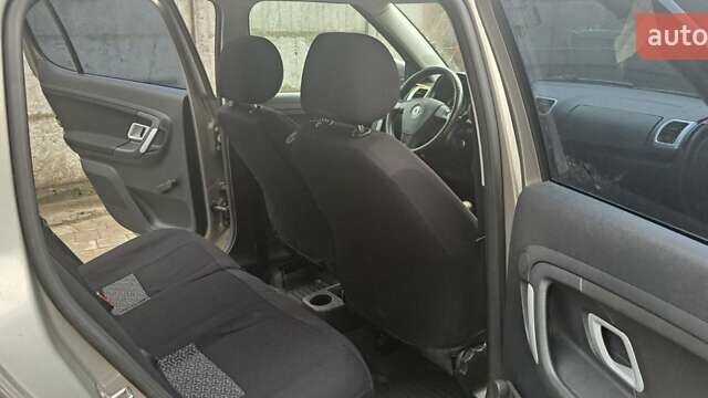Бежевий Шкода Фабія, об'ємом двигуна 1.39 л та пробігом 243 тис. км за 4499 $, фото 9 на Automoto.ua