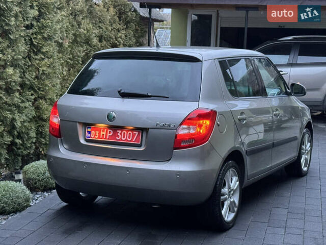 Бежевый Шкода Фабия, объемом двигателя 1.6 л и пробегом 213 тыс. км за 7500 $, фото 3 на Automoto.ua