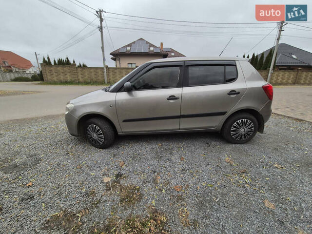 Бежевий Шкода Фабія, об'ємом двигуна 1.2 л та пробігом 238 тис. км за 4200 $, фото 5 на Automoto.ua