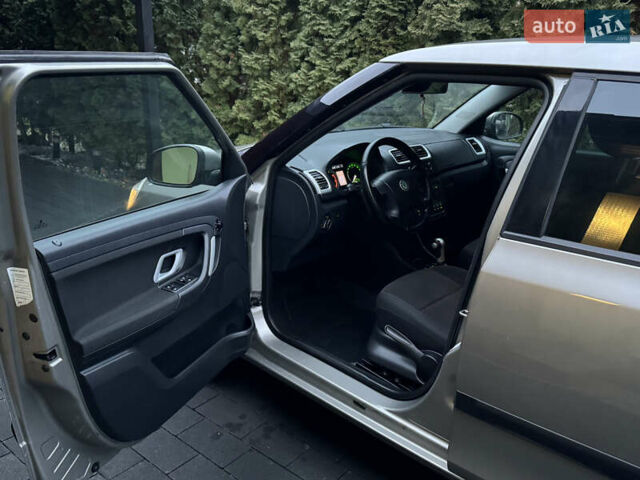 Бежевый Шкода Фабия, объемом двигателя 1.6 л и пробегом 213 тыс. км за 7500 $, фото 9 на Automoto.ua