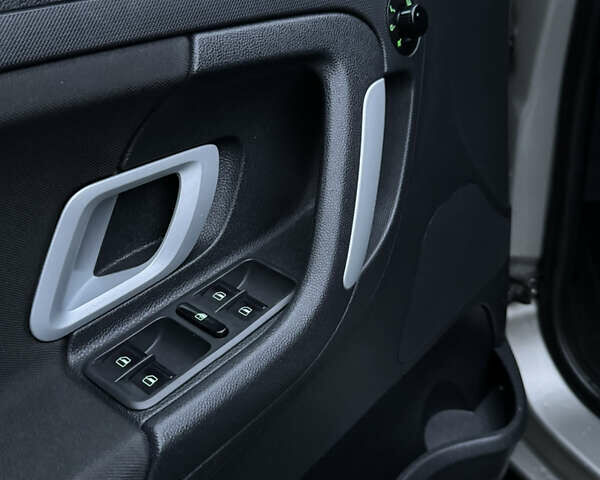 Бежевый Шкода Фабия, объемом двигателя 1.6 л и пробегом 213 тыс. км за 7500 $, фото 10 на Automoto.ua