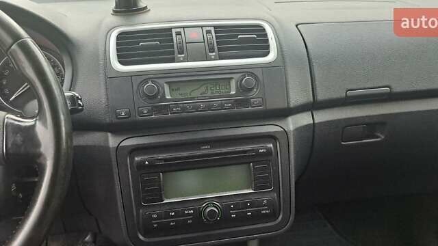 Бежевий Шкода Фабія, об'ємом двигуна 1.39 л та пробігом 243 тис. км за 4499 $, фото 7 на Automoto.ua