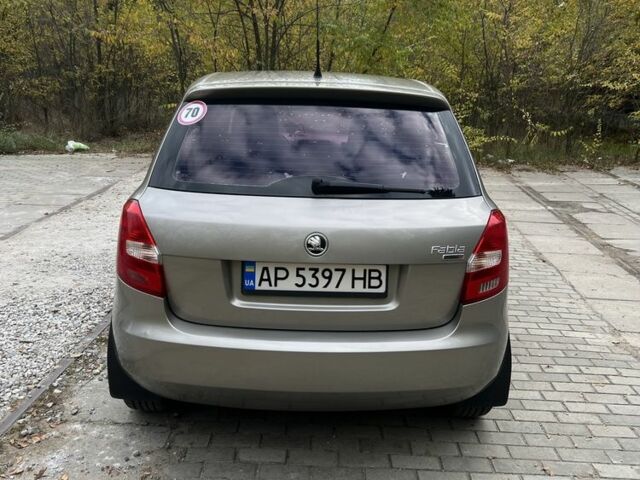 Бежевый Шкода Фабия, объемом двигателя 1.2 л и пробегом 185 тыс. км за 4950 $, фото 1 на Automoto.ua