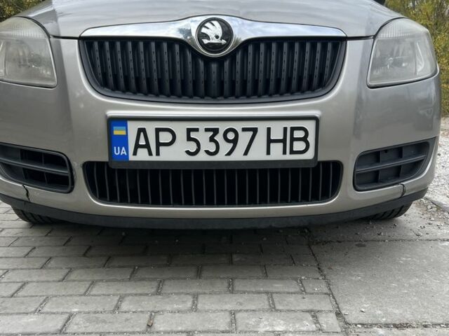 Бежевый Шкода Фабия, объемом двигателя 1.2 л и пробегом 185 тыс. км за 4950 $, фото 4 на Automoto.ua