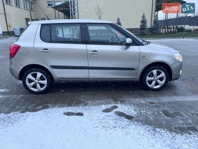 Бежевий Шкода Фабія, об'ємом двигуна 1.39 л та пробігом 197 тис. км за 5100 $, фото 7 на Automoto.ua