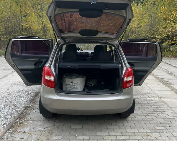 Бежевый Шкода Фабия, объемом двигателя 1.2 л и пробегом 185 тыс. км за 4950 $, фото 14 на Automoto.ua