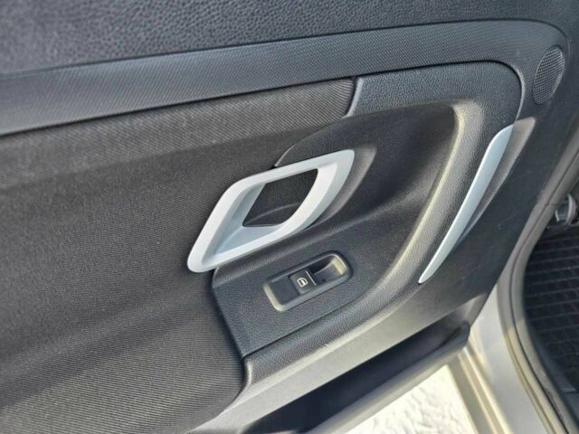 Бежевий Шкода Фабія, об'ємом двигуна 1.6 л та пробігом 165 тис. км за 6499 $, фото 22 на Automoto.ua