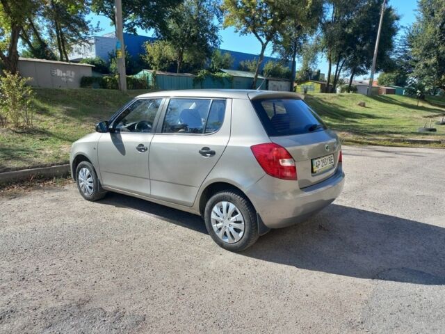 Бежевый Шкода Фабия, объемом двигателя 1.2 л и пробегом 205 тыс. км за 4000 $, фото 3 на Automoto.ua