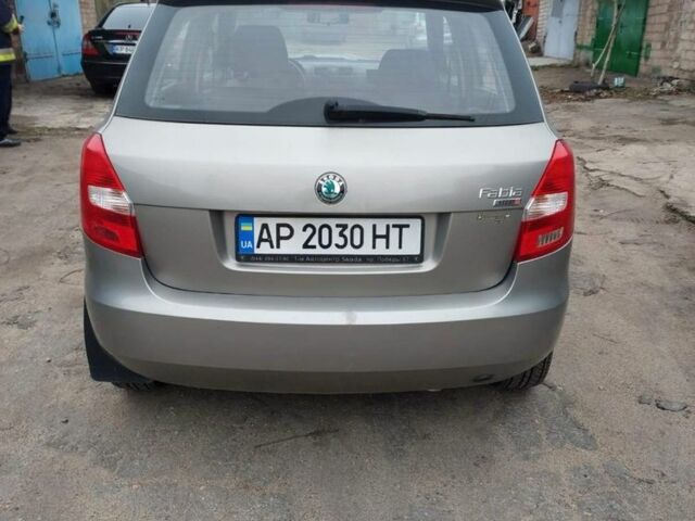 Бежевый Шкода Фабия, объемом двигателя 1.2 л и пробегом 272 тыс. км за 2500 $, фото 2 на Automoto.ua