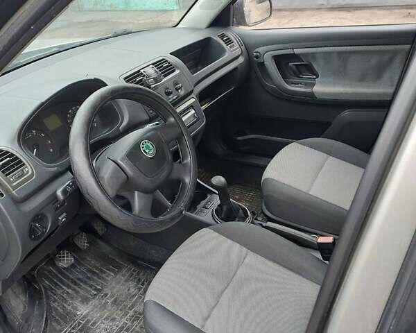 Бежевий Шкода Фабія, об'ємом двигуна 1.2 л та пробігом 272 тис. км за 2500 $, фото 4 на Automoto.ua