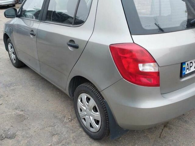 Бежевый Шкода Фабия, объемом двигателя 1.2 л и пробегом 272 тыс. км за 2500 $, фото 3 на Automoto.ua