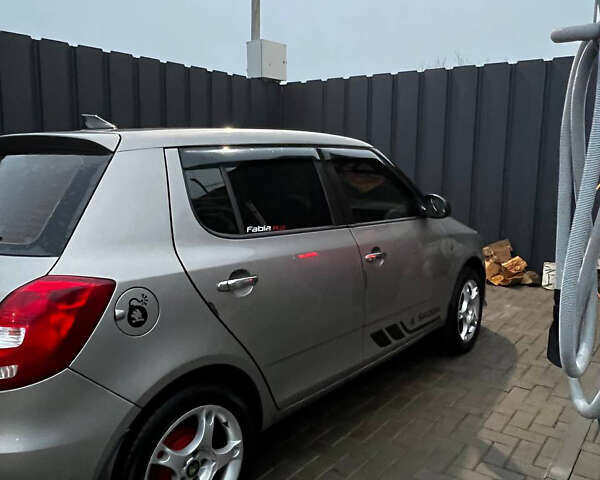 Бежевий Шкода Фабія, об'ємом двигуна 1.2 л та пробігом 159 тис. км за 4900 $, фото 1 на Automoto.ua