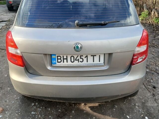 Бежевый Шкода Фабия, объемом двигателя 1.4 л и пробегом 160 тыс. км за 4500 $, фото 1 на Automoto.ua