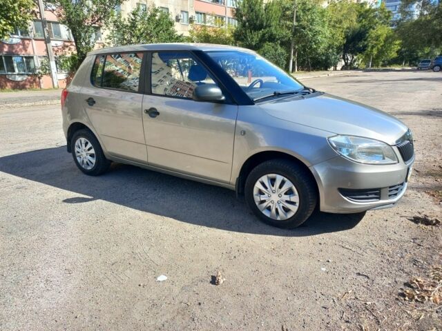 Бежевый Шкода Фабия, объемом двигателя 1.2 л и пробегом 205 тыс. км за 4000 $, фото 6 на Automoto.ua