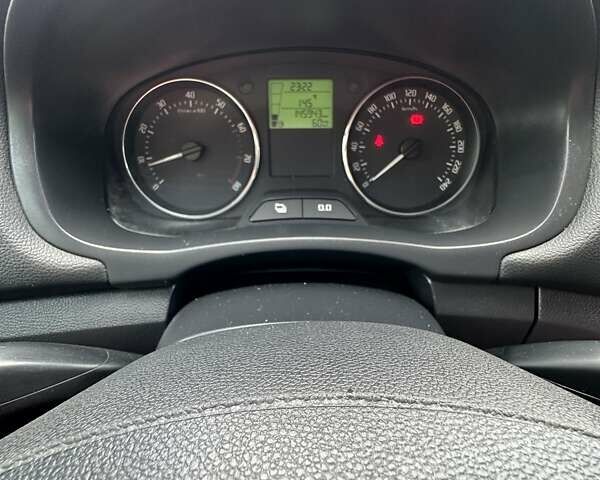 Бежевый Шкода Фабия, объемом двигателя 1.2 л и пробегом 145 тыс. км за 6100 $, фото 27 на Automoto.ua