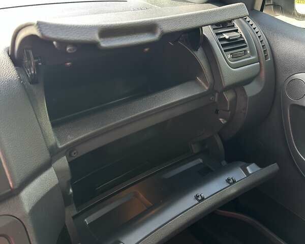 Бежевый Шкода Фабия, объемом двигателя 1.2 л и пробегом 145 тыс. км за 6100 $, фото 40 на Automoto.ua