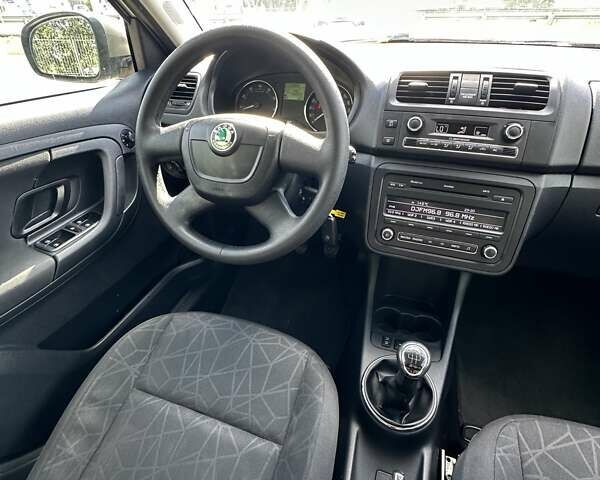 Бежевый Шкода Фабия, объемом двигателя 1.2 л и пробегом 145 тыс. км за 6100 $, фото 26 на Automoto.ua
