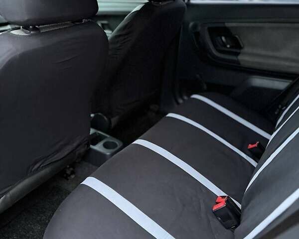 Бежевый Шкода Фабия, объемом двигателя 1.2 л и пробегом 196 тыс. км за 4850 $, фото 9 на Automoto.ua