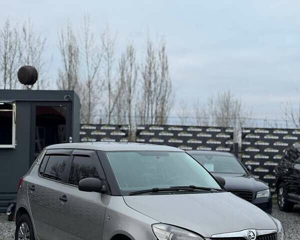 Бежевый Шкода Фабия, объемом двигателя 1.2 л и пробегом 196 тыс. км за 4850 $, фото 1 на Automoto.ua