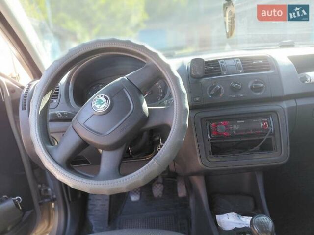 Бежевий Шкода Фабія, об'ємом двигуна 1.2 л та пробігом 211 тис. км за 5000 $, фото 10 на Automoto.ua