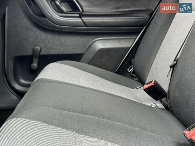 Бежевый Шкода Фабия, объемом двигателя 1.2 л и пробегом 270 тыс. км за 4599 $, фото 40 на Automoto.ua