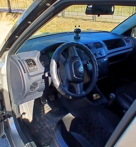 Бежевый Шкода Фабия, объемом двигателя 1.2 л и пробегом 180 тыс. км за 6300 $, фото 4 на Automoto.ua