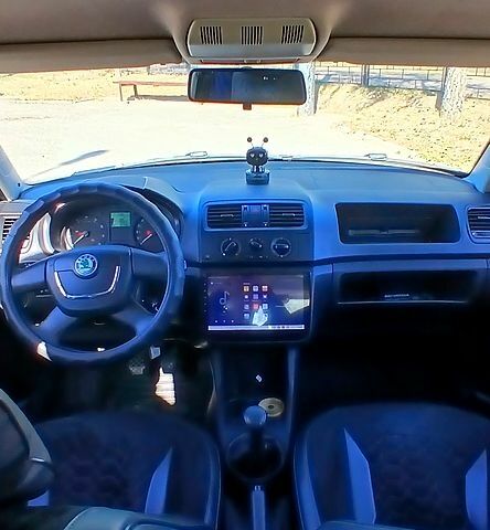 Бежевый Шкода Фабия, объемом двигателя 1.2 л и пробегом 180 тыс. км за 6300 $, фото 5 на Automoto.ua