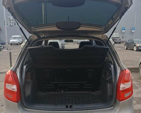 Бежевий Шкода Фабія, об'ємом двигуна 1.2 л та пробігом 80 тис. км за 5900 $, фото 9 на Automoto.ua