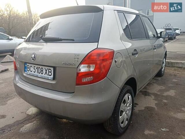 Бежевий Шкода Фабія, об'ємом двигуна 1.2 л та пробігом 80 тис. км за 5900 $, фото 4 на Automoto.ua