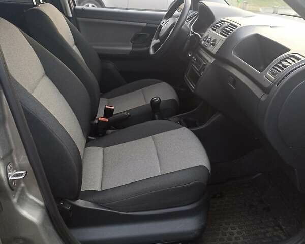 Бежевий Шкода Фабія, об'ємом двигуна 1.2 л та пробігом 80 тис. км за 5900 $, фото 18 на Automoto.ua