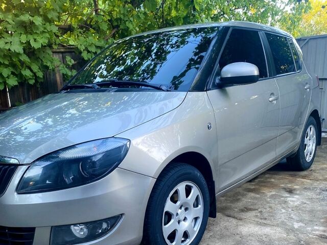 Бежевый Шкода Фабия, объемом двигателя 1.4 л и пробегом 155 тыс. км за 6200 $, фото 5 на Automoto.ua