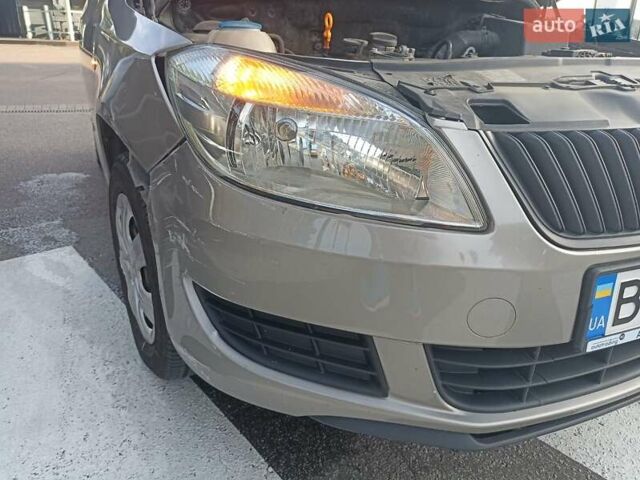 Бежевий Шкода Фабія, об'ємом двигуна 1.2 л та пробігом 80 тис. км за 5900 $, фото 34 на Automoto.ua