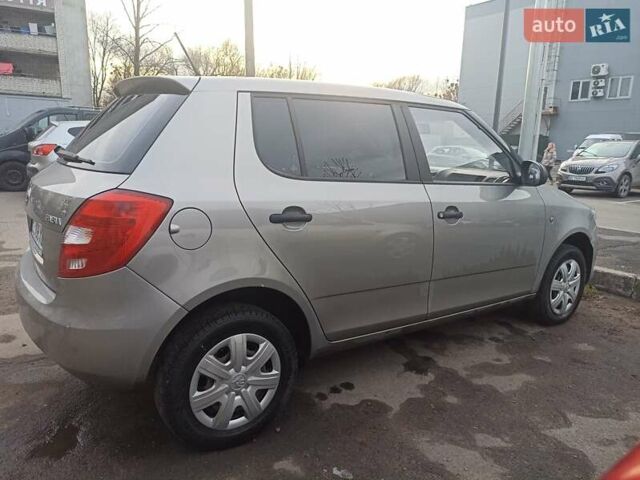 Бежевий Шкода Фабія, об'ємом двигуна 1.2 л та пробігом 80 тис. км за 5900 $, фото 3 на Automoto.ua
