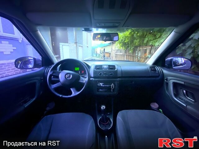 Бежевый Шкода Фабия, объемом двигателя 1.4 л и пробегом 155 тыс. км за 6200 $, фото 1 на Automoto.ua